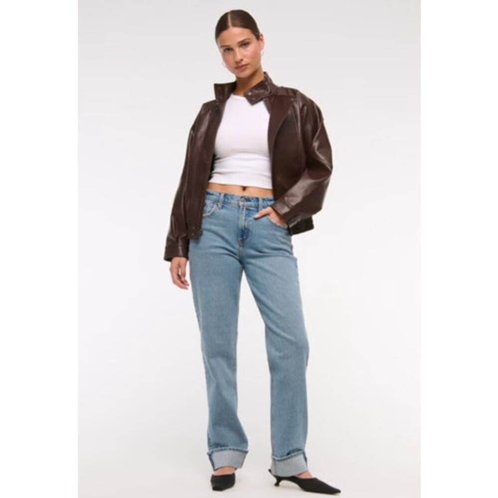 NWT Abercrombie & Fitch 90s Relaxed High Rise Jean Size 6